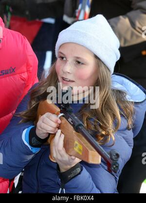 Oslo, 17-01-2016 La Principessa Ingrid Alexandra XXV anniversario dell'ascesa al trono norvegese delle Loro Maestà il Re Harald e la regina Sonja la Famiglia Reale assiste gli eventi presso la Piazza del Palazzo (Slottsplassen) RPE/Albert Nieboer/Paesi Bassi - nessun filo SERVICE - Foto Stock