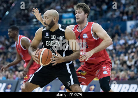 Birmingham, Regno Unito, 17 gennaio 2016. Newcastle Eagles vs Leicester piloti in BBL Cup Final 2016 a Barclaycard Arena. Newcastle Eagles ha vinto 94 a 82. Credito: pmgimaging/Alamy Live News Foto Stock