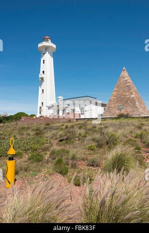 Faro e piramide sul Donkin Riserva, Port Elizabeth Nelson Mandela Bay comune, Eastern Cape Province, Sud Africa Foto Stock