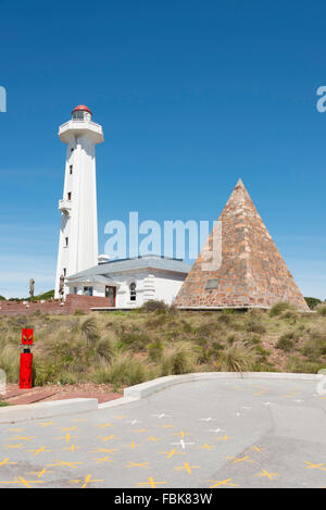 Faro e piramide sul Donkin Riserva, Port Elizabeth Nelson Mandela Bay comune, Eastern Cape Province, Sud Africa Foto Stock