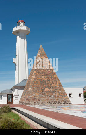 Faro e piramide sul Donkin Riserva, Port Elizabeth Nelson Mandela Bay comune, Eastern Cape Province, Sud Africa Foto Stock