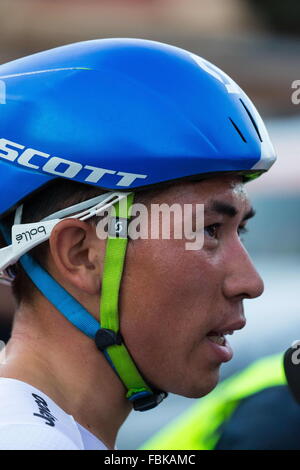 Adelaide, Australia. Xvii gen, 2016. Il giovane Australiano sensazione sprint Caleb Ewan (Orica bordo verde) ha tolto al popolo la scelta di Classic Adelaide East End di attraversamento della linea ben chiara di Giacomo Nizzolo (Trek Segafredo) e Adam Blythe (Tinkoff). People's Choice Classic Street Race, Tour Down Under. (Credit: Gary Francesco via filo di ZUMA) Credito: ZUMA Press, Inc./Alamy Live News Foto Stock