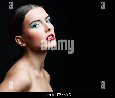 Bellezza ragazza ritratto con colorati trucco Foto Stock