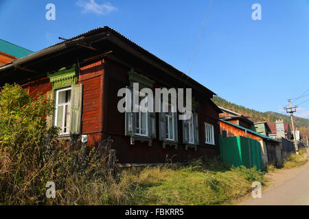 Casa Tradizionale in Listvyanka, Siberia Foto Stock
