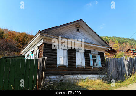 Casa Tradizionale in Listvyanka, Siberia Foto Stock