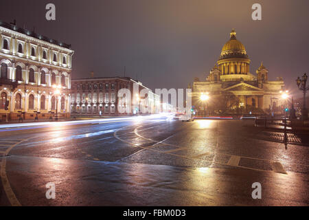 San Pietroburgo, Piazza Sant'Isacco, San Isaac di sera Foto Stock