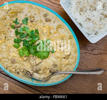 Curry di agnello (Shahi Korma) pronto per servire Foto Stock