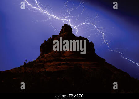 Spider Lightning su Bell Rock vicino a Sedona, Arizona, Stati Uniti Foto Stock