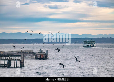 Traghetto che parte da Port Townsend, Washington, Stati Uniti Foto Stock