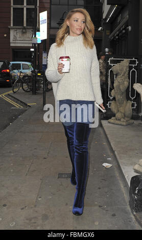 Lauren Papa ha visto arrivare al Sanctum Soho Hotel per Riunioni circa i suoi capelli Rehab Londra prodotto con: Lauren Papa dove: Londra, Regno Unito quando: 18 Dic 2015 Foto Stock