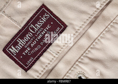 Marlboro Classics etichetta di qualità autentica Pantaloni Chino etichetta sulla Le Mans pantaloni Foto Stock