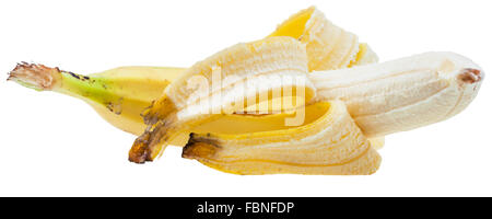 Giacente sbucciata banana matura isolata su sfondo bianco Foto Stock