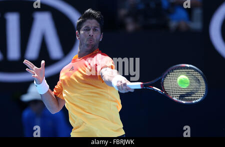 Melbourne, Australia. Xix gen, 2016. Spagna Fernando Verdasco compete contro il suo connazionale Rafael Nadal durante la prima partita di uomini singoli presso l'Australian Open di Tennis campionati di Melbourne, Australia, Gennaio 19, 2016. Credito: Bi Mingming/Xinhua/Alamy Live News Foto Stock