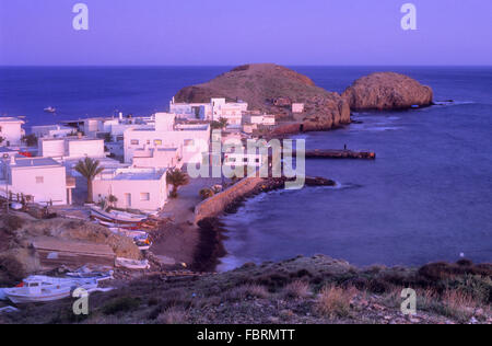 La Isleta del Moro. È un villaggio di pescatori. Cabo de Gata-Nijar parco naturale. Riserva della Biosfera, provincia di Almeria, Andalusia, Spagna Foto Stock