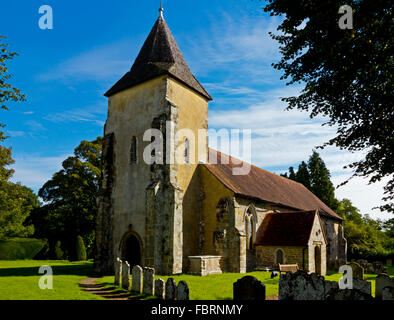 La medievale chiesa di San Giorgio in Trotton West Sussex England Regno Unito un grado 1 elencato la costruzione ritiene che data dal secolo XIII Foto Stock