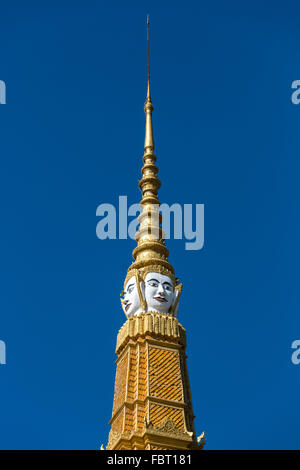 Trono hall tower, Preah Tineang Tevea Vinichhay, Royal Palace, volti di Brahma, Phnom Penh Cambogia Foto Stock