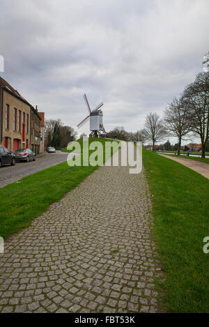 Il mulino a vento di koeleweimolen, Bruges Foto Stock