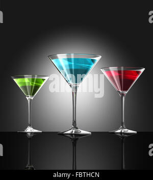 Il rosso, il verde e il blu bicchieri da cocktail Foto Stock