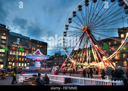 George Square Glasgow, luci e decorazioni natalizie, Scotland, Regno Unito Foto Stock