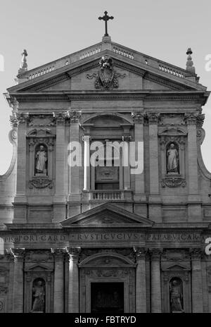 Roma, Italia - 30 dicembre 2014: l'architettura close up di Santa Susanna chiesa in Roma, la chiesa nazionale degli Stati Uniti Foto Stock