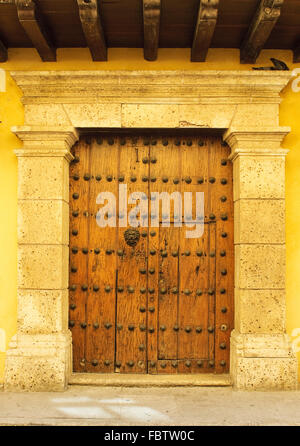 Porte del palazzo coloniale di Cartagena, Colombia Foto Stock