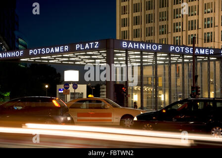 Berlin Potsdamer Platz station Foto Stock