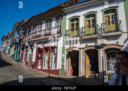 Colorate case storiche, Ouro Preto, Minas Gerais, Brasile Foto Stock