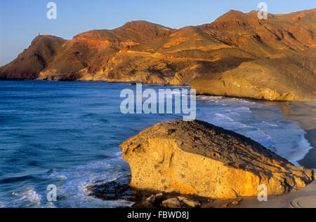 Mónsul spiaggia.Cabo de Gata-Nijar parco naturale. Riserva della Biosfera, provincia di Almeria, Andalusia, Spagna Foto Stock
