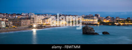 Biarritz Grande Plage beach al crepuscolo Foto Stock