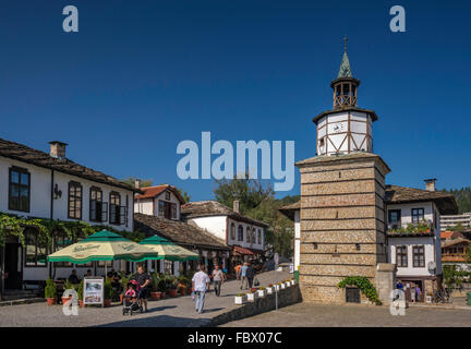 Torre dell Orologio a Kapitan Dyado Nikola quadrato in Tryavna, Bulgaria Foto Stock