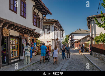 Edifici storici, nazionale bulgara in stile Revival, Petko Slaveykov Street in Tryavna, Bulgaria Foto Stock