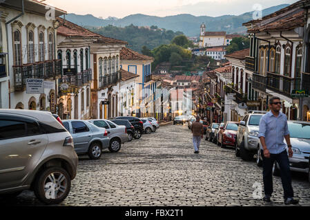 Street nel centro di Ouro Preto al crepuscolo, Minas Gerais, Brasile Foto Stock