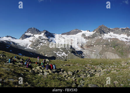 Area pic-nic con viste del Silvretta Foto Stock