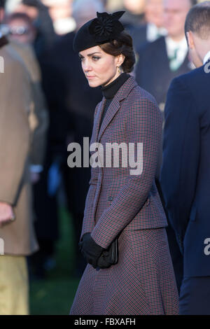 Il principe William con Catherine,la Duchessa di Cambridge a Sandringham,Norfolk, 10 gennaio 2016. Foto Stock