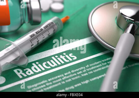 Radiculitis - Diagnosi stampato su sfondo verde. Foto Stock