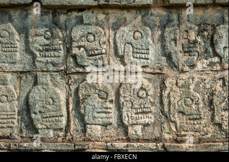 Piattaforma di skiff, Chichen Itza, Yucatan, Messico Foto Stock