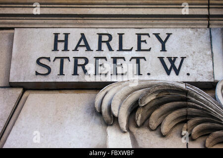 LONDON, Regno Unito - 19 GENNAIO 2016: un cartello stradale per Harley Street a Londra, il 19 gennaio 2016. Foto Stock