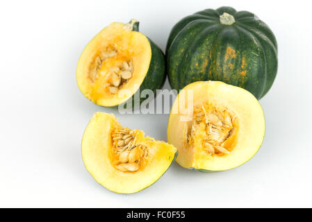 Due acorn squash, zucca raccolta dal Messico a isolare lo sfondo bianco Foto Stock