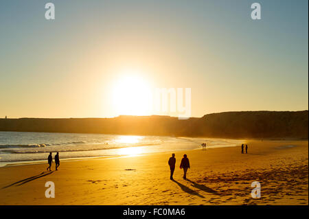 Passeggiando sulla spiaggia Foto Stock