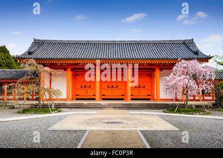 Santuario Sanjusangendo cancello in Kyoto, Giappone. Foto Stock