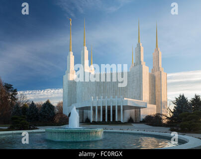 Tempio mormone a Washington DC nel tardo pomeriggio invernale Foto Stock