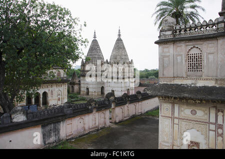 Chhatris di Datia Re. Datia. Il Madhya Pradesh. India Foto Stock