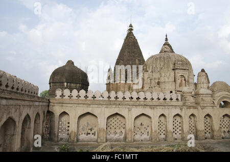 Chhatris di Datia Re. Datia. Il Madhya Pradesh. India Foto Stock