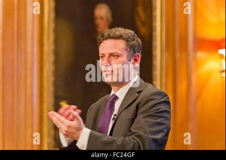 Peter Hyman, capo maestro della scuola21 scuola libera a Newham, consegnando il National Education Trust 2012 Conferenza annuale. Foto Stock