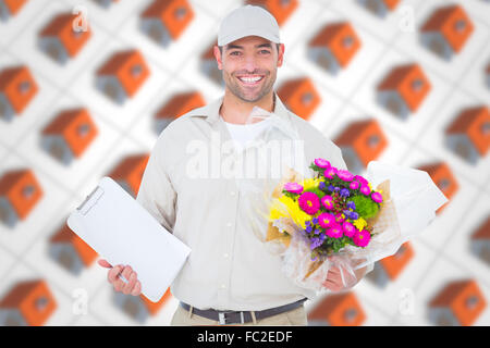 Immagine composita di felice di consegna fiori uomo holding negli appunti Foto Stock