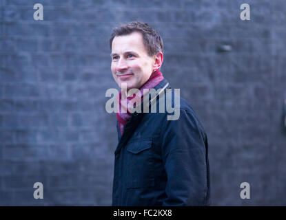 Segretaria di salute,Jeremy Hunt,arriva a Downing Street per una riunione del gabinetto Foto Stock