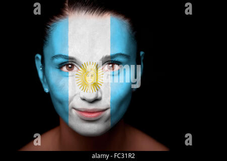 Ritratto di una donna con la bandiera dell'Argentina Foto Stock