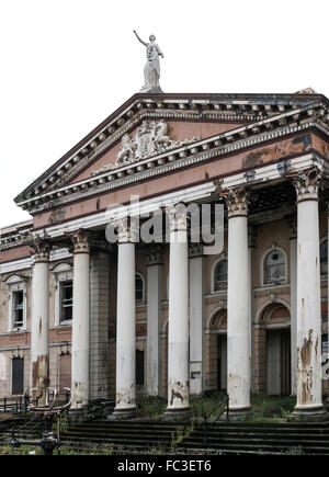 L'ex, ora abbandonata, courthouse sul Crumlin Road, Belfast. Foto Stock