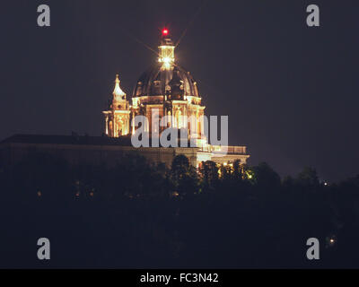 Basilica di Superga di notte a Torino Foto Stock