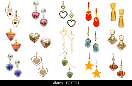 Coppia di orecchini isolati su sfondo bianco Foto Stock